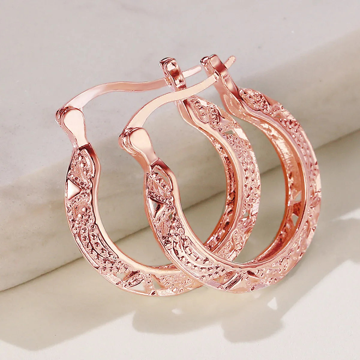 Earrings for Women Metal Style U Shape Circle Earrings Modern Fashion Girls Ear Jewelry