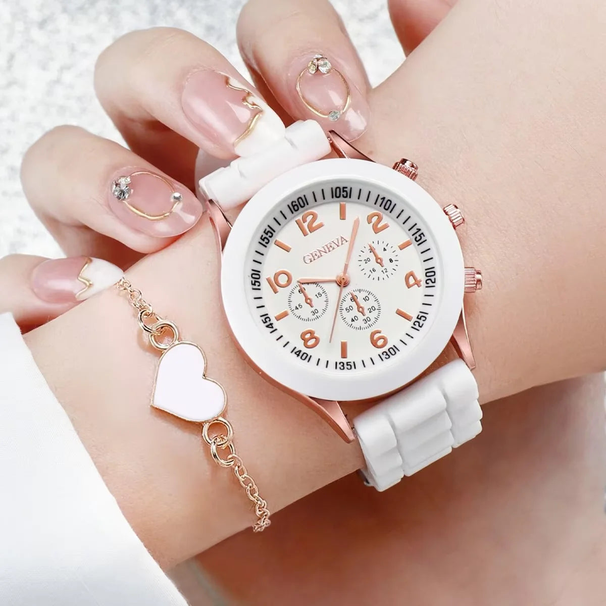 Watches Fashion Silicone Band Women Quartz Watches Jewelry
